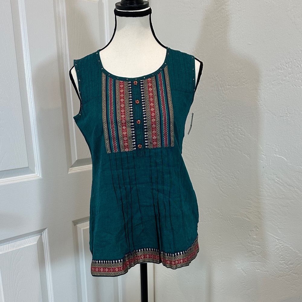 Chic Teal Sleeveless Blouse with Embroidery